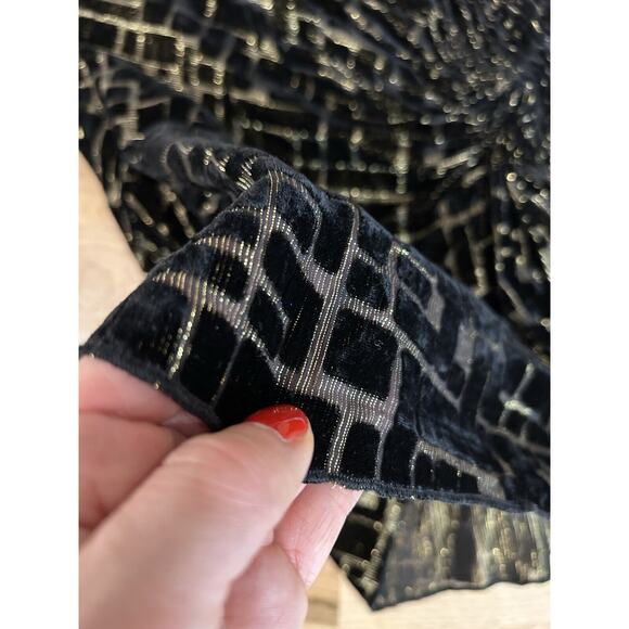 Aryn K. Silk Velvet Burnout Top Party Gold Metallic Black Size Medium Artsy - Picture 10 of 10